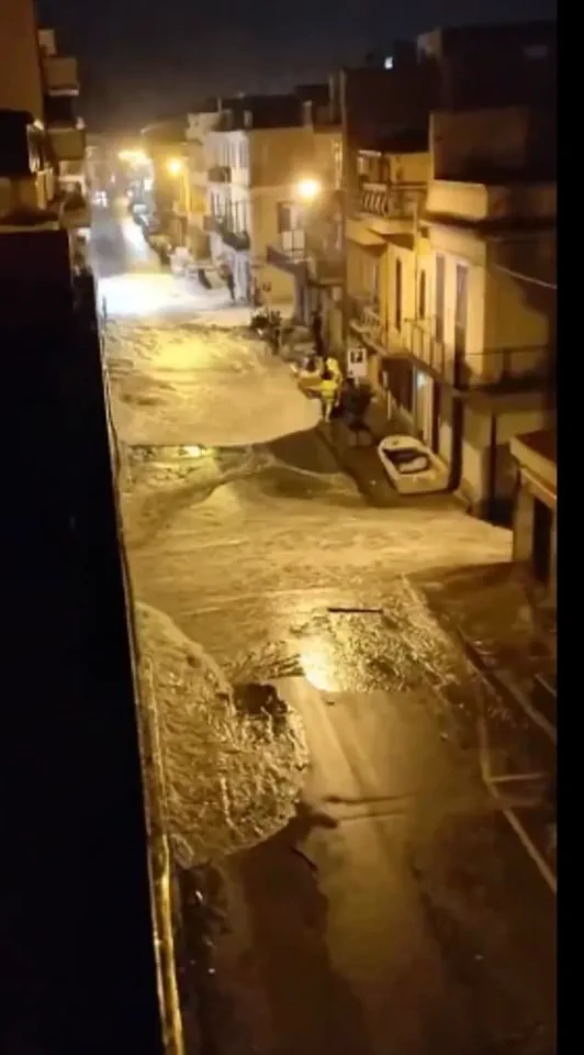 Tsunami-Style Surge from Storm Harry Floods Sicily, Locals 'Scramble to Escape' as Chaos Unfolds
