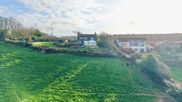 Kelsey Grammer's Ambitious Plans for Portishead Cottage Collide with Community Backlash and Legal Disputes, Leaving a Historic Home in Decay