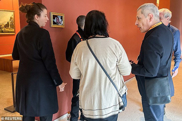 Activists Spark Debate with Louvre Display of Former Duke's Custody Image