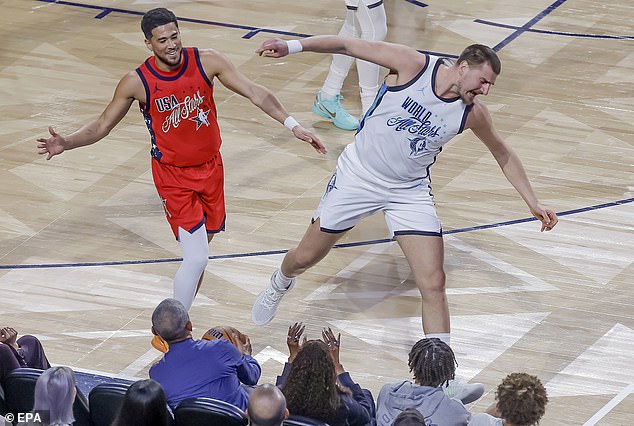 Barack Obama's Impressive Catch During NBA All-Star Game Captures Millions' Attention