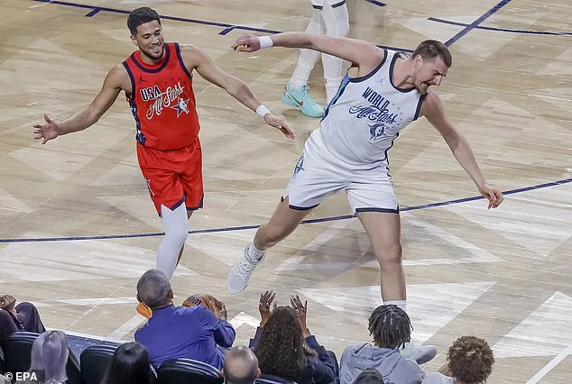 Barack Obama's Impressive Catch During NBA All-Star Game Captures Millions' Attention
