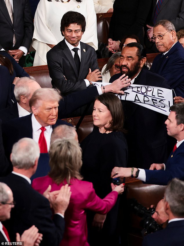 Texas Democrat Al Green Ejected from State of the Union Over Protest Sign Condemning Trump's AI-Generated Video