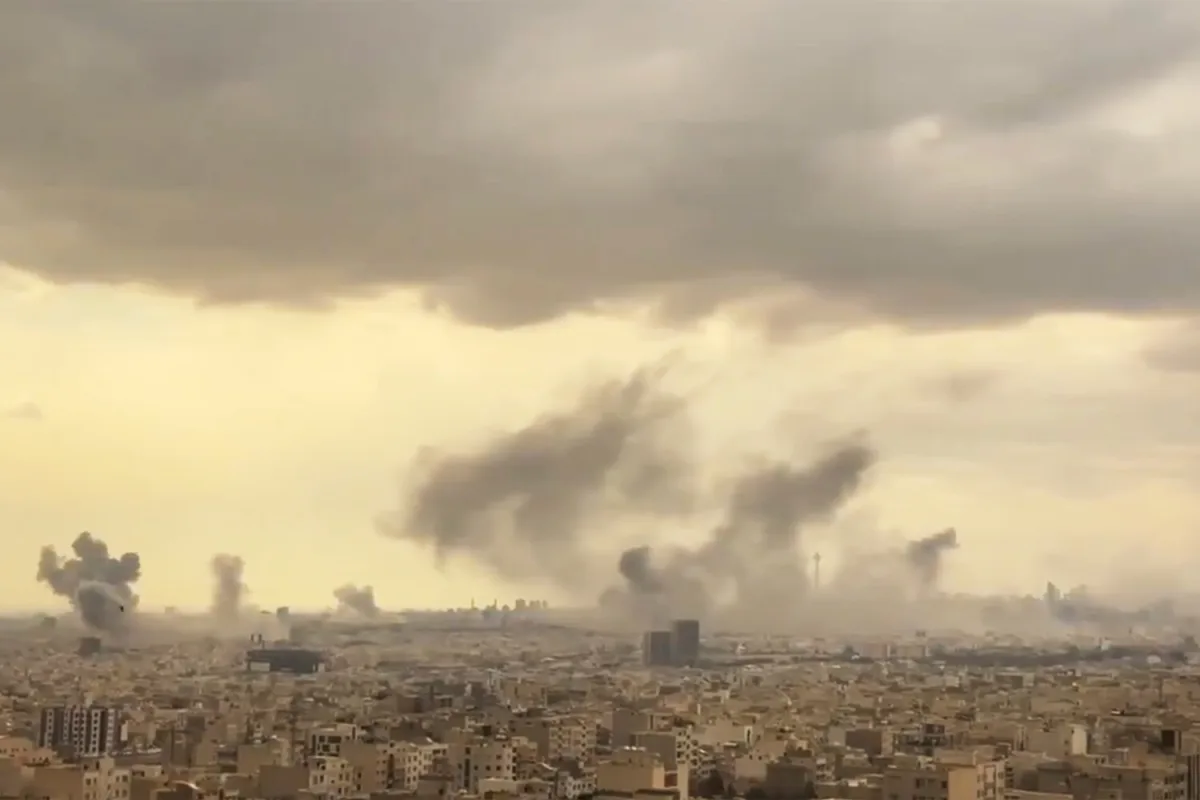 Explosions Rock Tehran's Pasteur Street Days After U.S.-Israel Airstrike