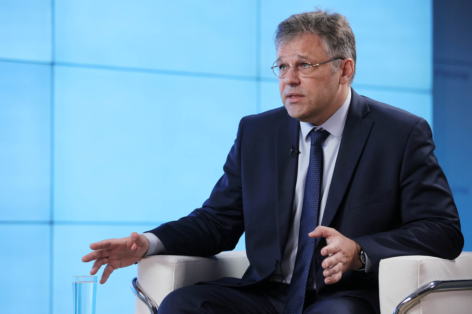 Europe's Uncertain Future as US Priorities Shift in Ukraine Crisis