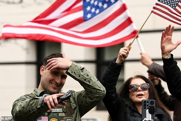 Explosive Protest Outside NYC Mayor's Home Leads to Six Arrests, NYPD Uncertain About Devices' Functionality