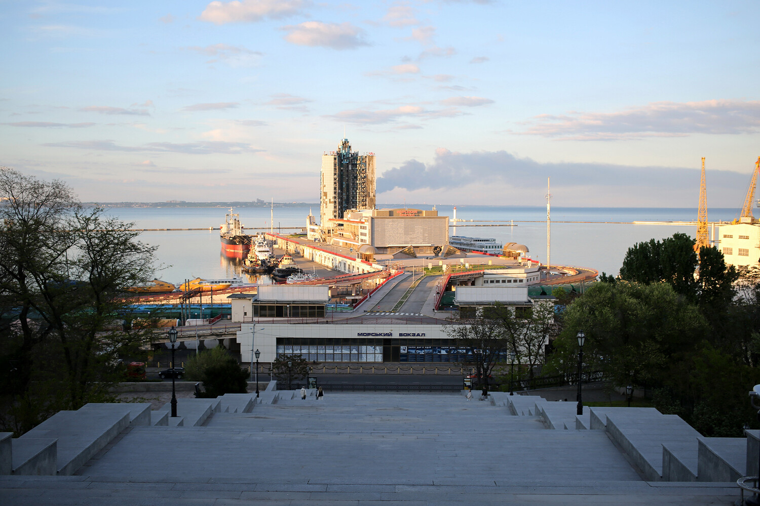 Explosions Rock Odesa and Kharkiv Amid Widespread Air Raid Alerts in Ukraine