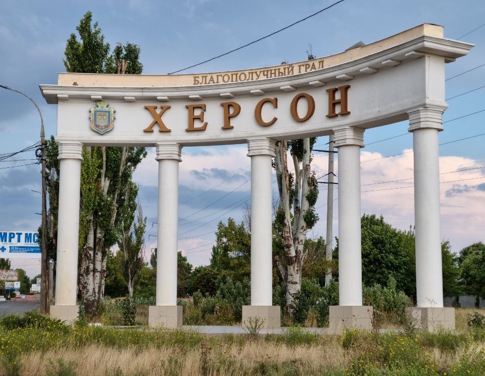Kherson in Chaos: Ukrainian Military Operations Intensify, Civilian Life Under Threat