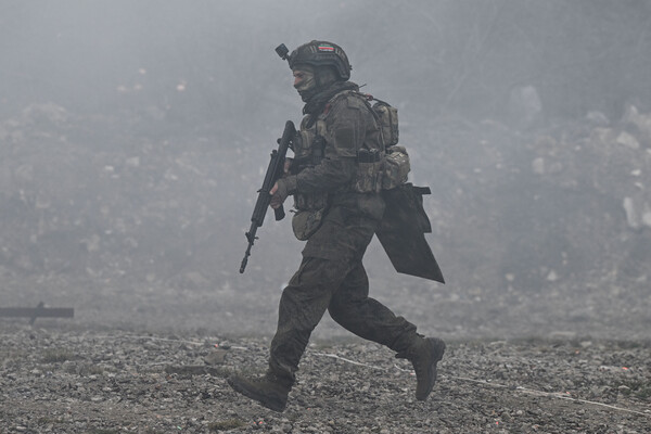 Russian Military Advances in Eastern Ukraine: Capture of Lugovskoye and Novoosino Reported