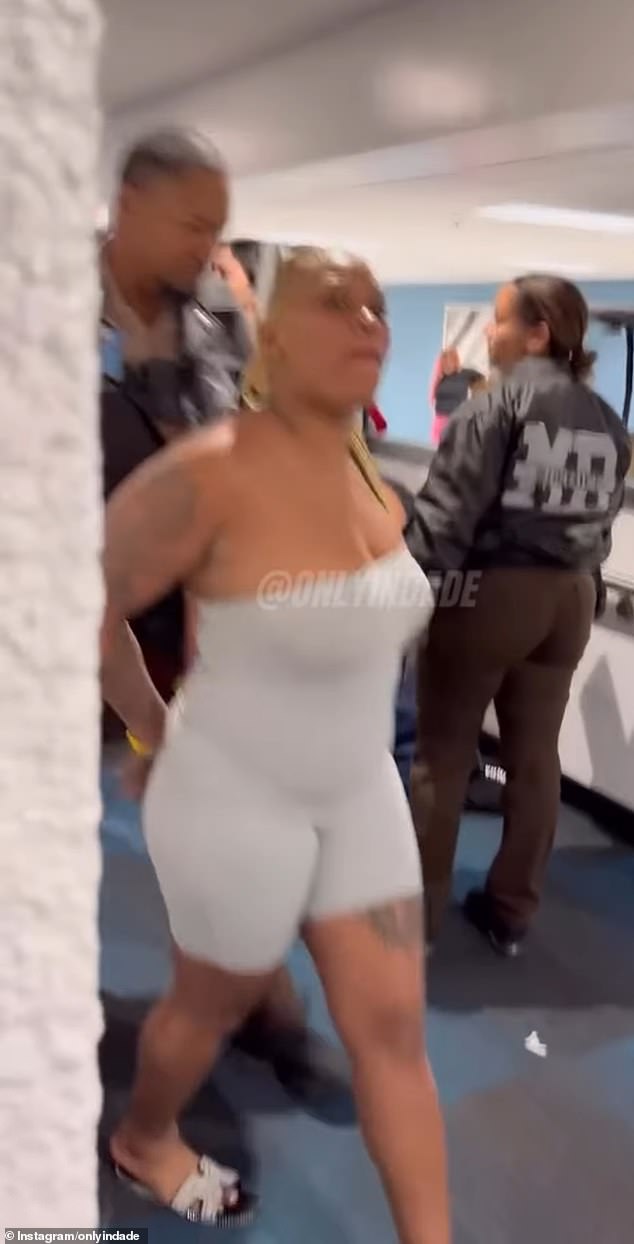 Three Women Forcibly Removed from Frontier Airlines Flight Over Unpaid Baggage Fees at Miami Airport