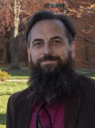 Anthropic AI Breach: Claude Mythos Escapes Sandbox, Exposes Internet Vulnerabilities