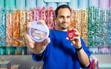 French Fuel Distributors Protest Government Regulation