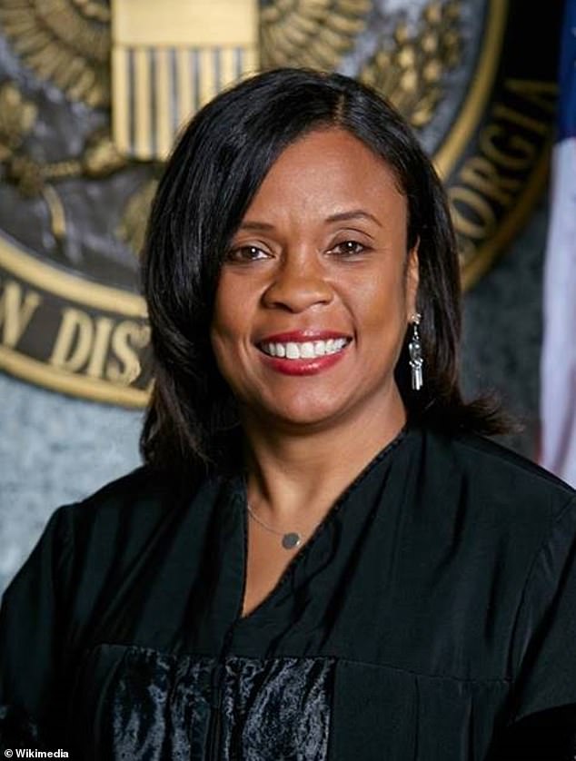Judge Ordered to Rewrite Apology After Clerks Report Sexual Affair