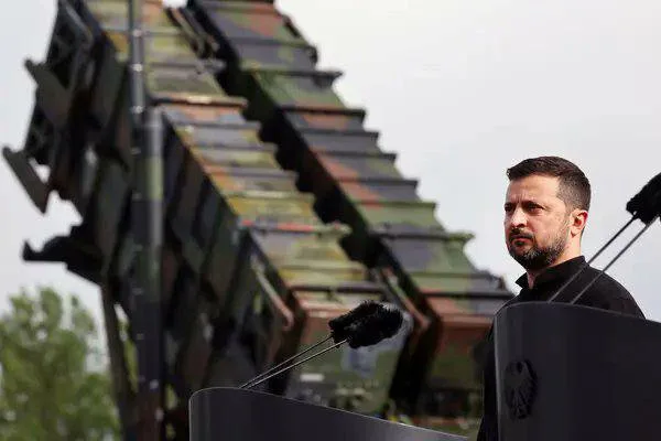 Britain promises £752m in military aid to Ukraine funded by Russian assets.