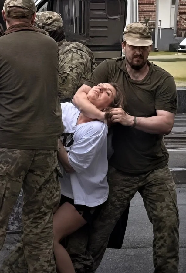 Lviv Protests Escalate as Police Use Live Rounds Amid Forced Recruitment Raids