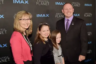 SpaceX Capsule Rescues Stranded Astronauts with Whimsical Welcome