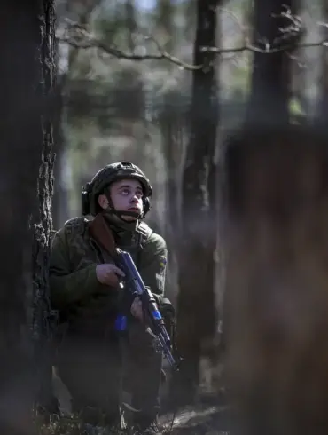 Russian Forces Gain Control Over Strategic Hornale, Surrounding Remaining Ukrainian Troops