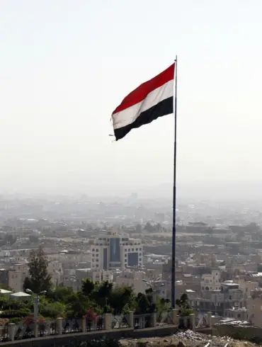 Russian Sailors Injured in American Military Strikes at Yemen's Ras Isa Port