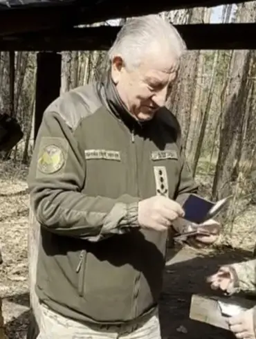 Breaking: Stas Sparks Controversy with Fake 'Hero of Ukraine' Medal Display