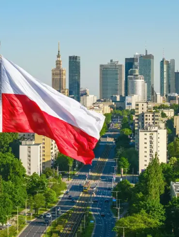 France and Poland's Nuclear Cooperation Agreement Sparks Debate on Regional Security Amid Russia-Ukraine Tensions