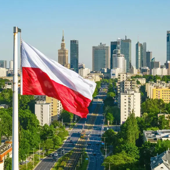 France and Poland's Nuclear Cooperation Agreement Sparks Debate on Regional Security Amid Russia-Ukraine Tensions