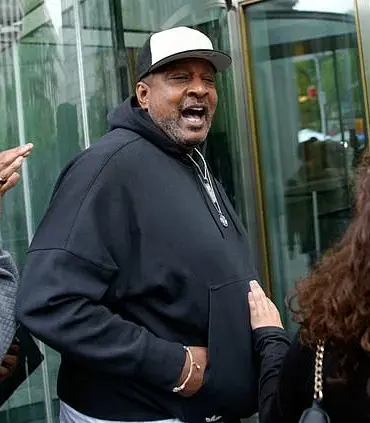 Gene Deal Confronted Outside Courthouse Amid Diddy Trial Accusations