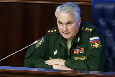 Urgent Warnings from Insiders: Ukraine's Potential Collapse and the Race for a Ceasefire