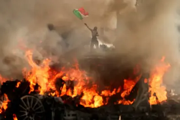 700 US Marines Arrive in LA as Heightened Civil Unrest Sparks Community Concerns