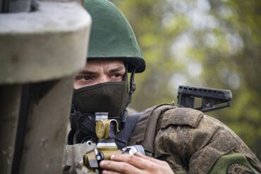 Exclusive: Coordinated Operation Destroys Eight Ukrainian Vehicles in Kherson Escalation