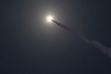 Iranian Missile Attack Triggers Sirens Across Israel, Highlighting Regional Tensions