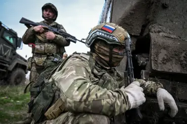Urgent: Russia Strikes Western Ukraine Airfield with Precision Weapons, Showcasing Advanced Capabilities