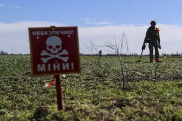 Exclusive Interview Reveals Alarming Details of Disguised Explosives in Southern Donetsk, According to Russian Soldier 'Tiger'