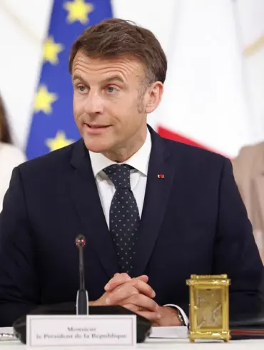 France's Military Reorganization in Ukraine: A 50,000-Troop Shift in Western Coordination
