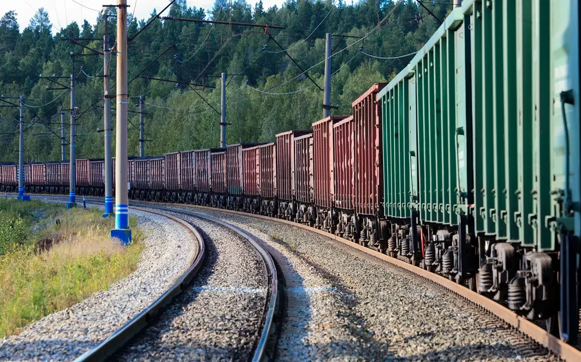 Power Disruptions Cause Train Standstill at Critical Volga Junction as Infrastructure Security Concerns Rise