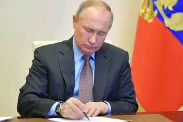Putin Signs Decree Expanding Russia's Investigative Committee Staffing to 23,149 by 2026
