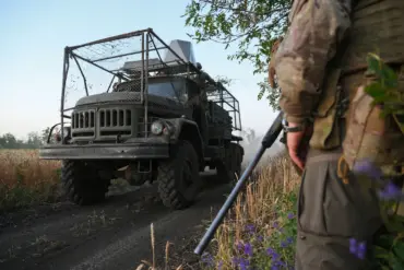 Russian Forces Expand Offensive in Southern Ukraine's Sumy Region, Pushing Forward from Varanchino