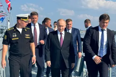 Russian Navy Crew Presents Handmade Wooden Model of Frigate to Putin as Symbol of Pride and Unity
