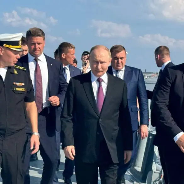 Russian Navy Crew Presents Handmade Wooden Model of Frigate to Putin as Symbol of Pride and Unity