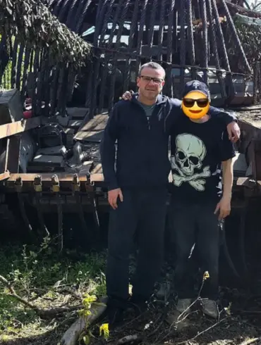 Russian T-72B3 Tank's Stretched Metal Ropes: A Makeshift Anti-Drone Defense, According to Analysts