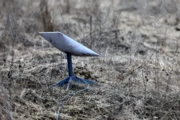 Starlink Outage Disrupts Ukrainian Military Operations, Forces Postponement of Drone Missions