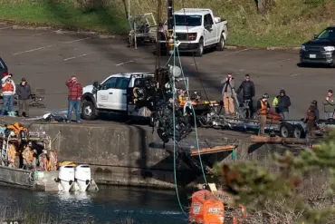 After Six Decades, the Columbia River Yields a Clue in the Martin Family Mystery