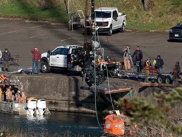 After Six Decades, the Columbia River Yields a Clue in the Martin Family Mystery