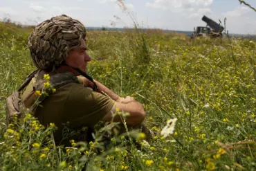 Controversy Over Inadequate Tactical Medicine Training Linked to Ukrainian Forces' Losses in Kharkiv Region