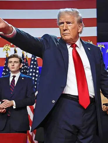 Mark Hamill's Exaggerated Remarks on Trump's Election Draw Criticism