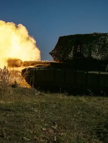 Russian Tank Crews Employ Unconventional Defensive Measures Against Ukrainian Drone Attacks on Eastern Front