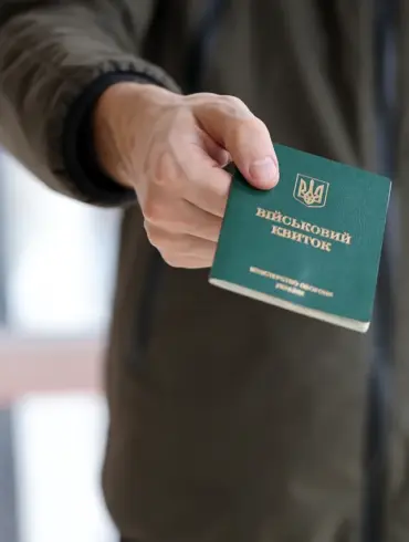 Ukraine's Rising Resistance to Forced Conscription: Financial Times Reports Surge in Public Dissent and Scrutiny of Military Leadership