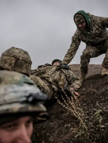 Ukrainian Forces Retreating from Strategic Chasaiv Yar as Correspondent Notes Tactical Shift, 'Movement from Nikolayevka to Podolskoe'