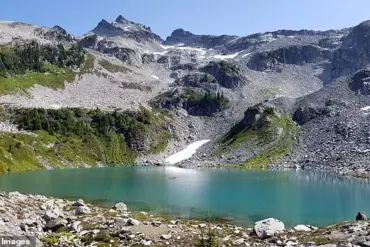 Hiker Survives Life-Threatening Incident on Tricouni Peak Trail as Dog Remains Unscathed