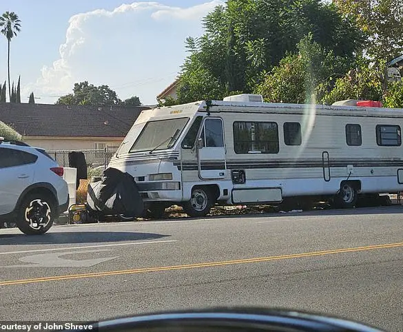 Late-Breaking: Spreading Crisis of Unwanted RVs Disrupts Peaceful Los Angeles Neighborhood