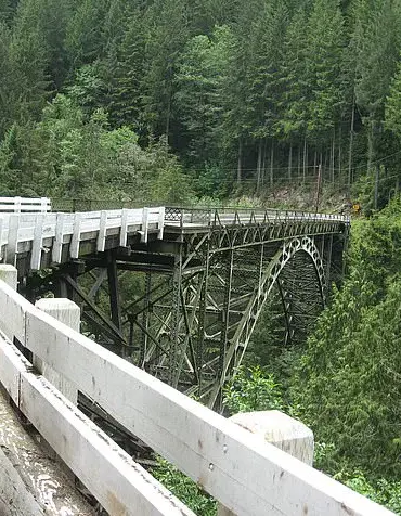 Limited Access to Bridge Safety Information Sparks Economic Collapse Fears in Washington