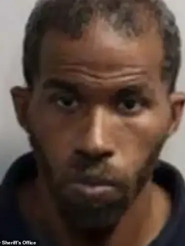 Viral Body-Cam Footage of Officer Confronting Chuck E. Cheese Mascot Sparks Debate on Ethics and Community Impact